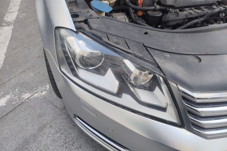Used Volkswagen Magotan 2013 2.0 TSI Prestige Model Right Front Headlight