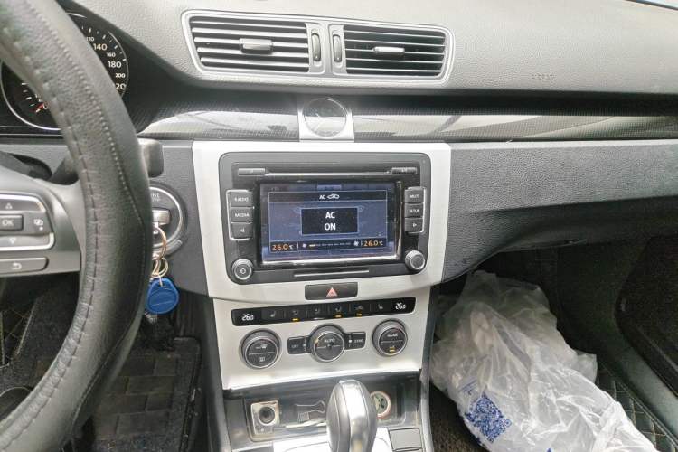 Used Volkswagen Magotan 2013 1.8TSI Luxury Model Audio And AC Panel