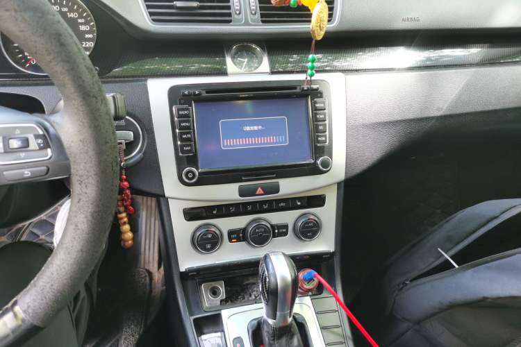 Used Volkswagen Magotan 2013 1.8TSI Luxury Model Audio And AC Panel
