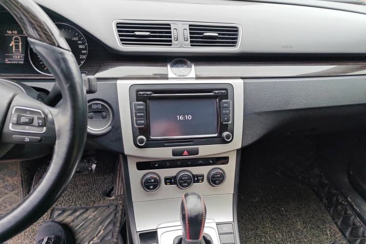 Used Volkswagen Magotan 2013 2.0 TSI Ultimate Model Audio And AC Panel