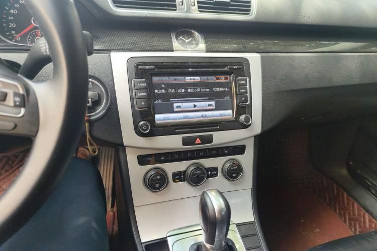 Used Volkswagen Magotan 2013 1.8TSI Luxury Model Audio And AC Panel