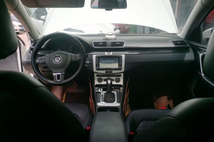 Used Volkswagen Magotan 2013 1.8TSI Luxury Model Center Console