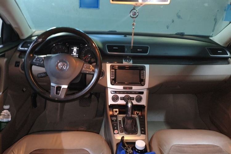 Used Volkswagen Magotan 2013 1.8TSI Prestige Model Center Console