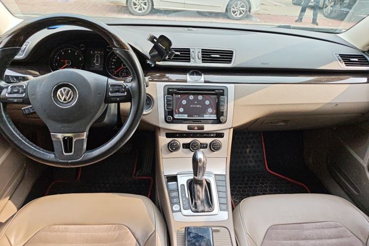 Used Volkswagen Magotan 2013 1.8TSI Prestige Model Center Console