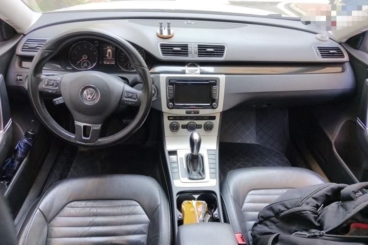Used Volkswagen Magotan 2013 2.0 TSI Luxury Model Center Console
