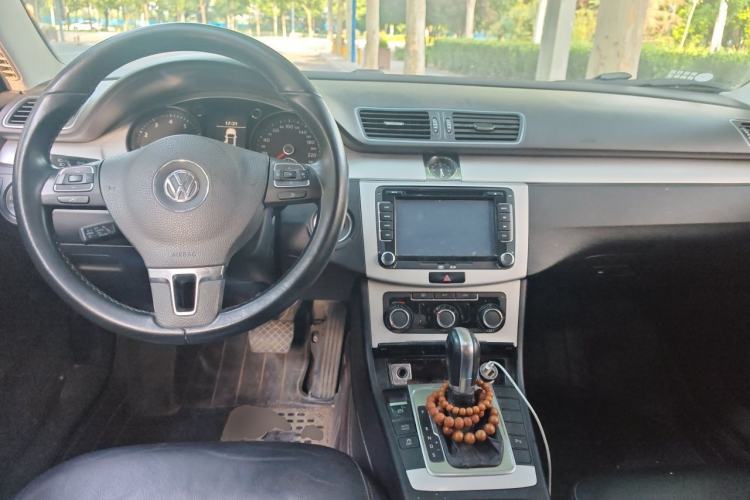 Used Volkswagen Magotan 2013 1.8TSI Premier Model Center Console