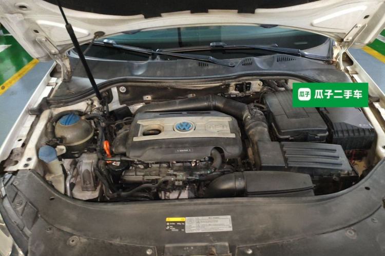 Used Volkswagen Magotan 2013 1.8TSI Prestige Model Engine Bay