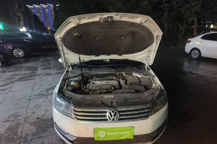 Used Volkswagen Magotan 2013 1.8TSI Premier Model Engine Bay