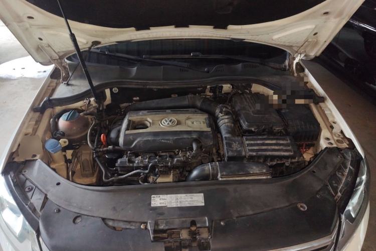 Used Volkswagen Magotan 2013 1.8TSI Luxury Model Engine Bay