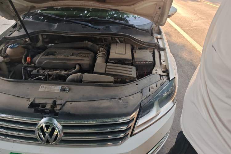 Used Volkswagen Magotan 2013 1.8TSI Premier Model Engine Bay Left