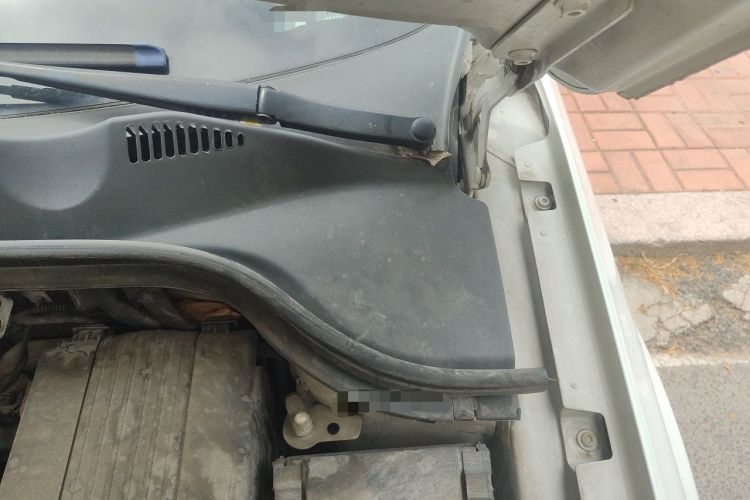 Used Volkswagen Magotan 2013 1.8TSI Premier Model Engine Bay Left
