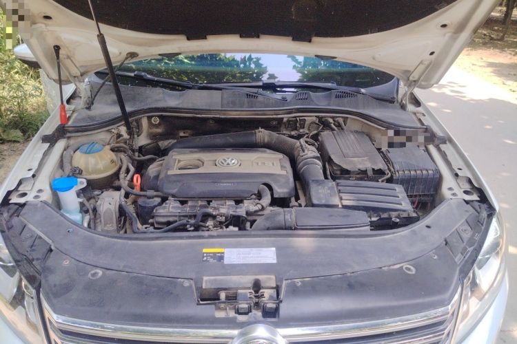Used Volkswagen Magotan 2013 1.8TSI Luxury Model Engine Bay