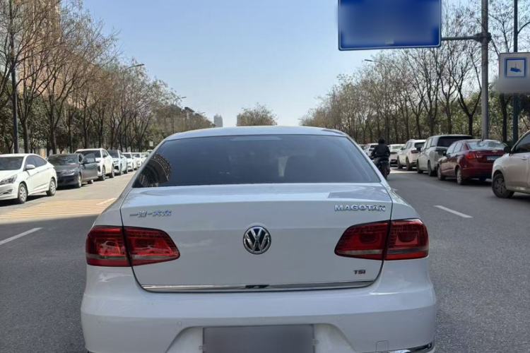 Used Volkswagen Magotan 2013 2.0 TSI Ultimate Model Exterior 12