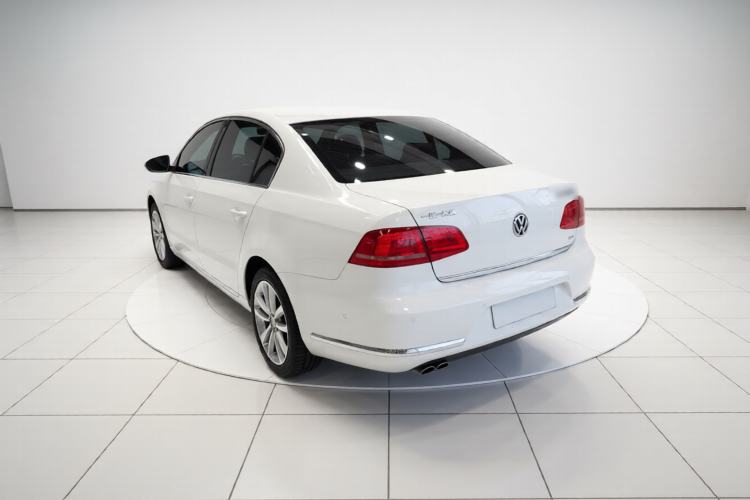 Used Volkswagen Magotan 2013 2.0 TSI Prestige Model Exterior 2
