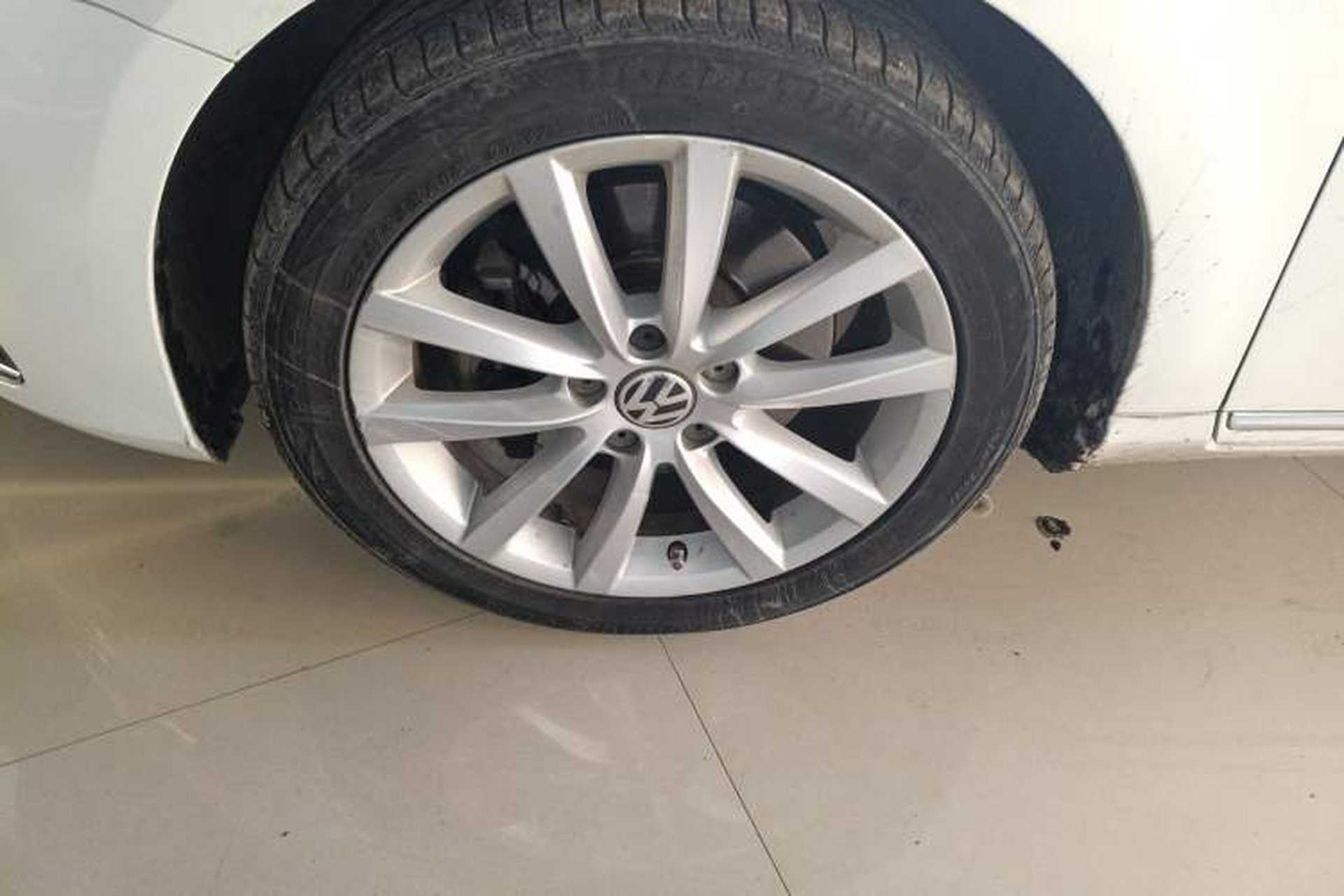 Used Volkswagen Magotan 2013 2.0 TSI Prestige Model Exterior 4