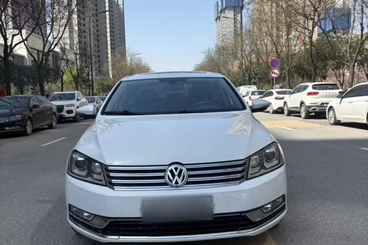 Used Volkswagen Magotan 2013 2.0 TSI Ultimate Model Exterior 4