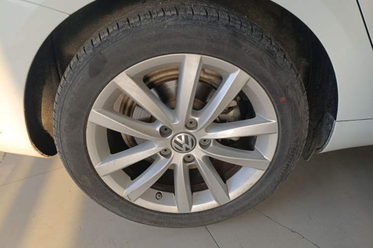 Used Volkswagen Magotan 2013 2.0 TSI Prestige Model Exterior 5