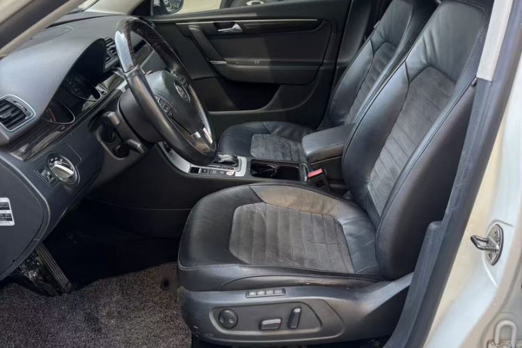 Used Volkswagen Magotan 2013 2.0 TSI Ultimate Model Exterior 5