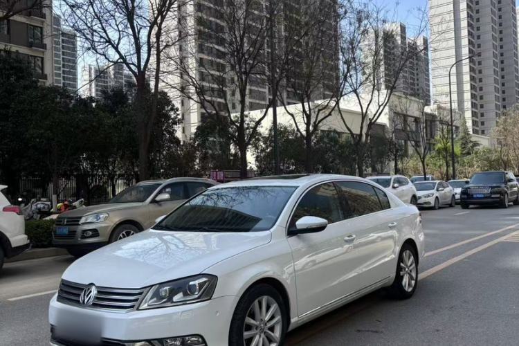 Used Volkswagen Magotan 2013 2.0 TSI Ultimate Model Exterior 6