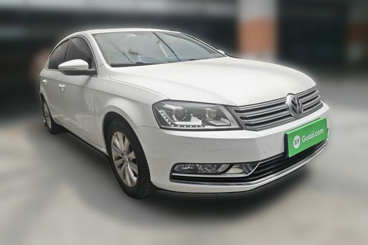 Used Volkswagen Magotan 2013 1.8TSI Luxury Model Front Right 45 Deg