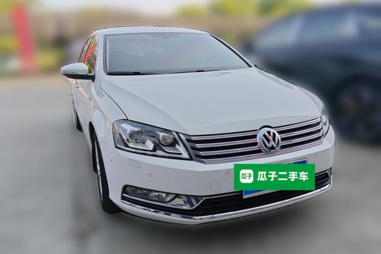 Used Volkswagen Magotan 2013 2.0 TSI Prestige Model Front Right 45 Deg