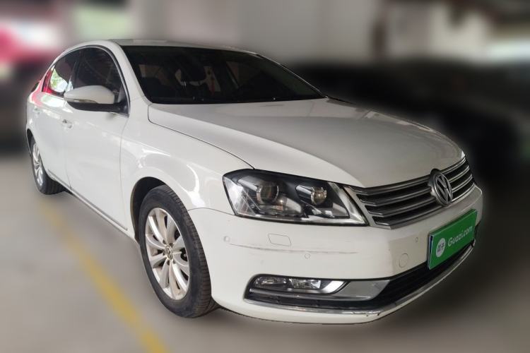 Used Volkswagen Magotan 2013 1.8TSI Luxury Model Front Right 45 Deg