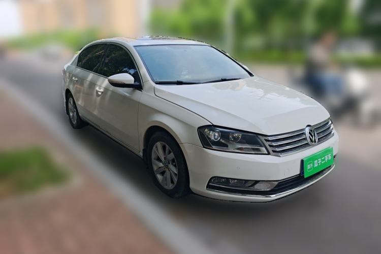 Used Volkswagen Magotan 2013 1.8TSI Luxury Model Front Right 45 Deg