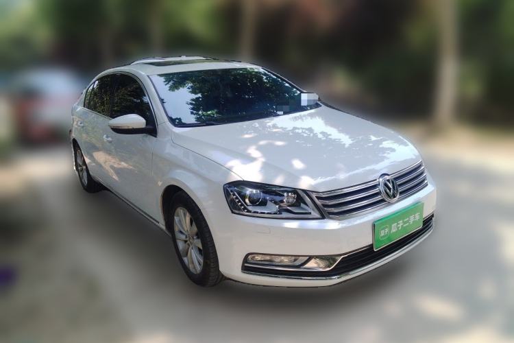 Used Volkswagen Magotan 2013 1.8TSI Luxury Model Front Right 45 Deg