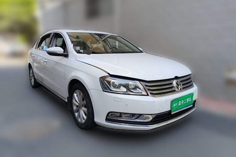 Used Volkswagen Magotan 2013 2.0 TSI Luxury Model Front Right 45 Deg
