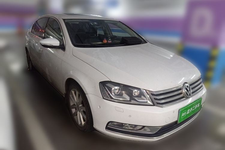 Used Volkswagen Magotan 2013 2.0 TSI Prestige Model Front Right 45 Deg