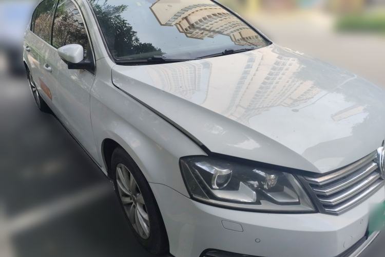 Used Volkswagen Magotan 2013 1.8TSI Luxury Model Front Right 45 Deg