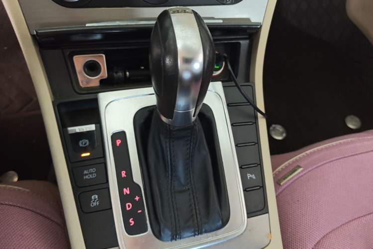 Used Volkswagen Magotan 2013 1.8TSI Premier Model Gear Lever
