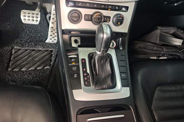 Used Volkswagen Magotan 2013 1.8TSI Luxury Model Gear Lever