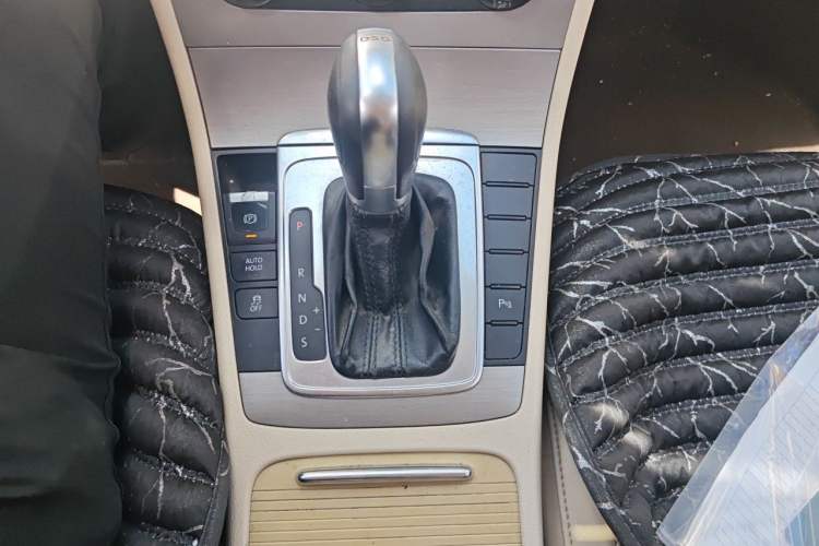Used Volkswagen Magotan 2013 1.8TSI Comfort Model Gear Lever