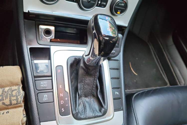 Used Volkswagen Magotan 2013 2.0 TSI Luxury Model Gear Lever