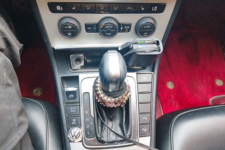 Used Volkswagen Magotan 2013 1.8TSI Prestige Model Gear Lever