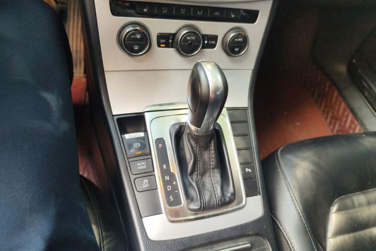 Used Volkswagen Magotan 2013 1.8TSI Luxury Model Gear Lever