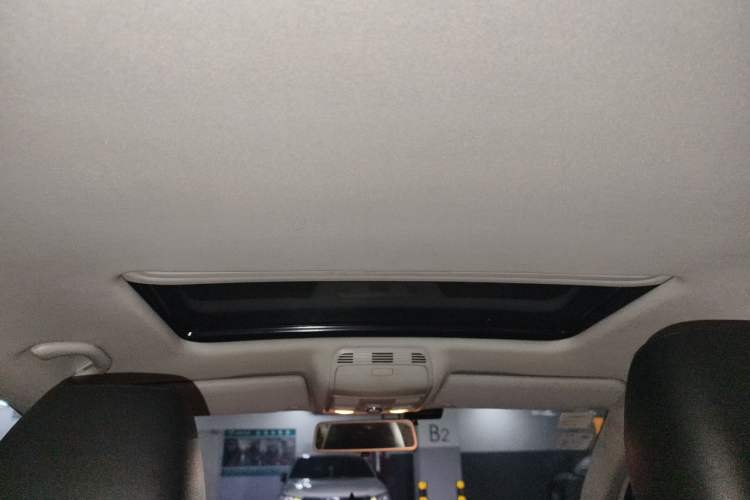 Used Volkswagen Magotan 2013 1.8TSI Luxury Model Headliner