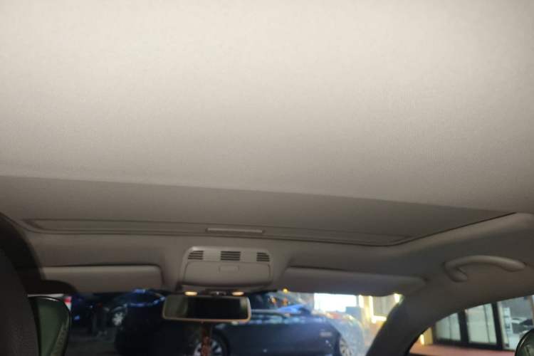 Used Volkswagen Magotan 2013 1.8TSI Premier Model Headliner