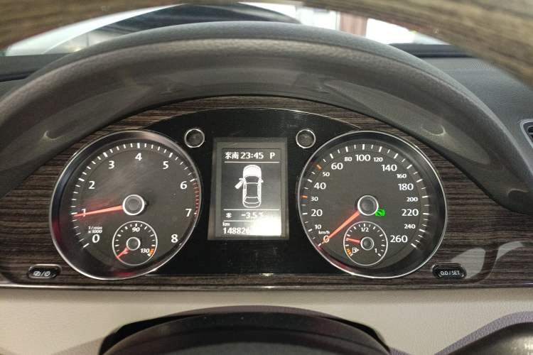 Used Volkswagen Magotan 2013 2.0 TSI Prestige Model Instrument Cluster