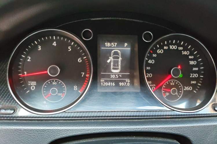 Used Volkswagen Magotan 2013 2.0 TSI Luxury Model Instrument Cluster