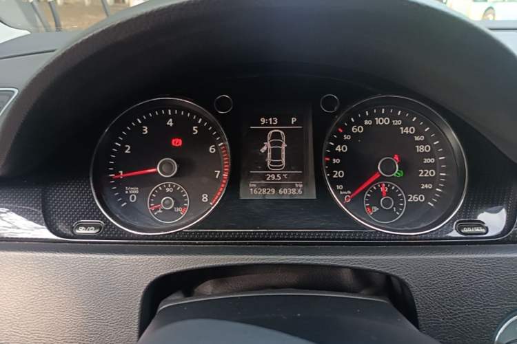 Used Volkswagen Magotan 2013 2.0 TSI Luxury Model Instrument Cluster