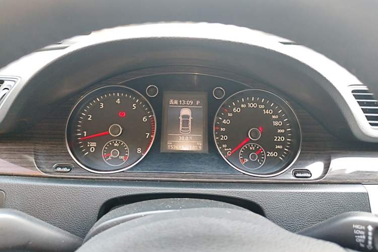 Used Volkswagen Magotan 2013 1.8TSI Prestige Model Instrument Cluster