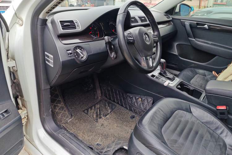 Used Volkswagen Magotan 2013 2.0 TSI Ultimate Model Interior 3