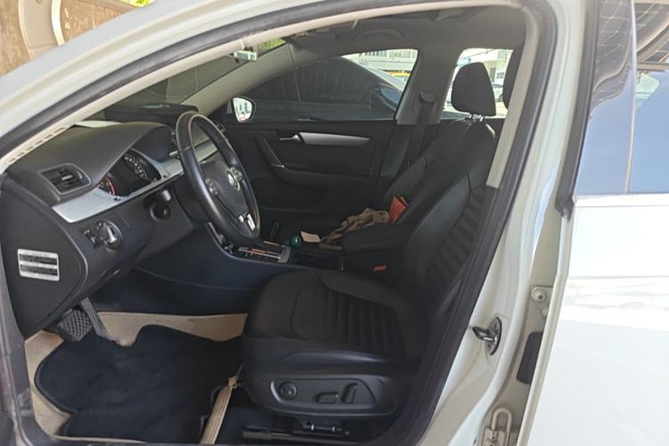 Used Volkswagen Magotan 2013 1.8TSI Premier Model Left Front Seat