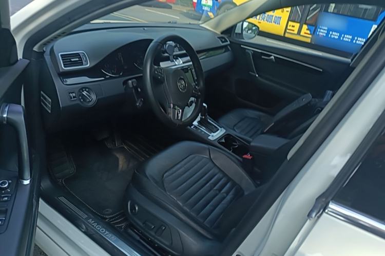 Used Volkswagen Magotan 2013 2.0 TSI Luxury Model Left Front Seat