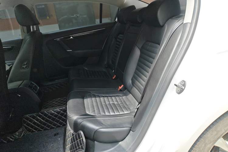 Used Volkswagen Magotan 2013 1.8TSI Luxury Model Left Rear Seat
