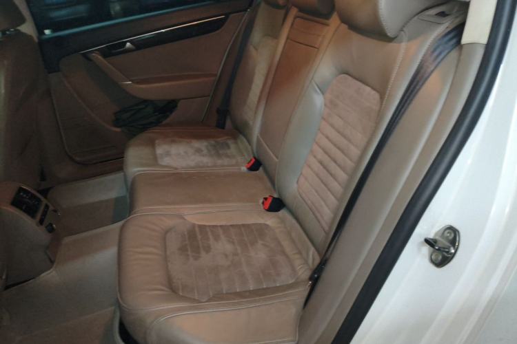 Used Volkswagen Magotan 2013 1.8TSI Prestige Model Left Rear Seat