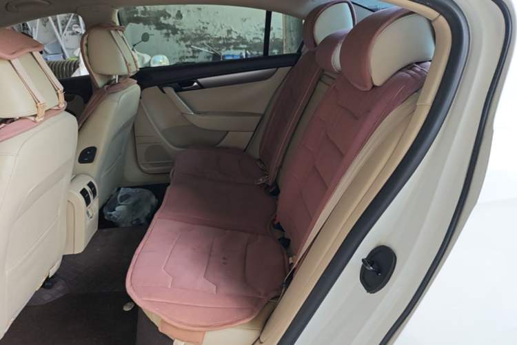 Used Volkswagen Magotan 2013 1.8TSI Premier Model Left Rear Seat