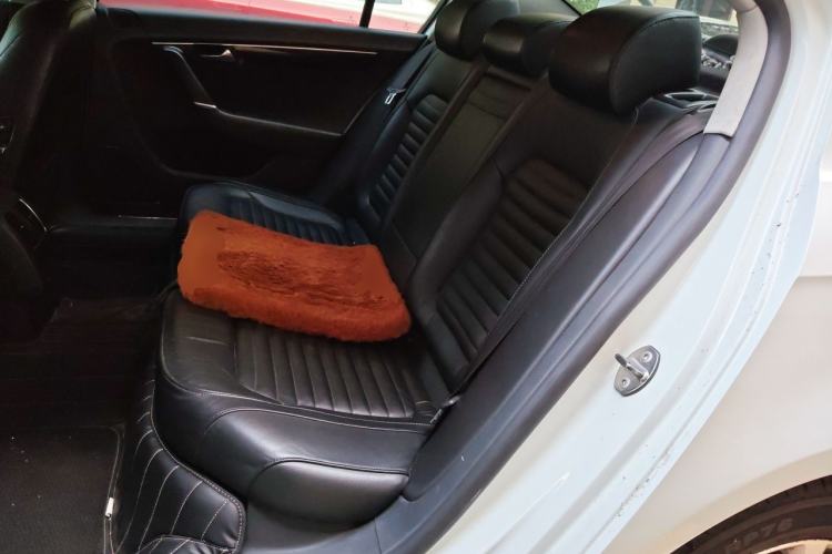 Used Volkswagen Magotan 2013 2.0 TSI Luxury Model Left Rear Seat